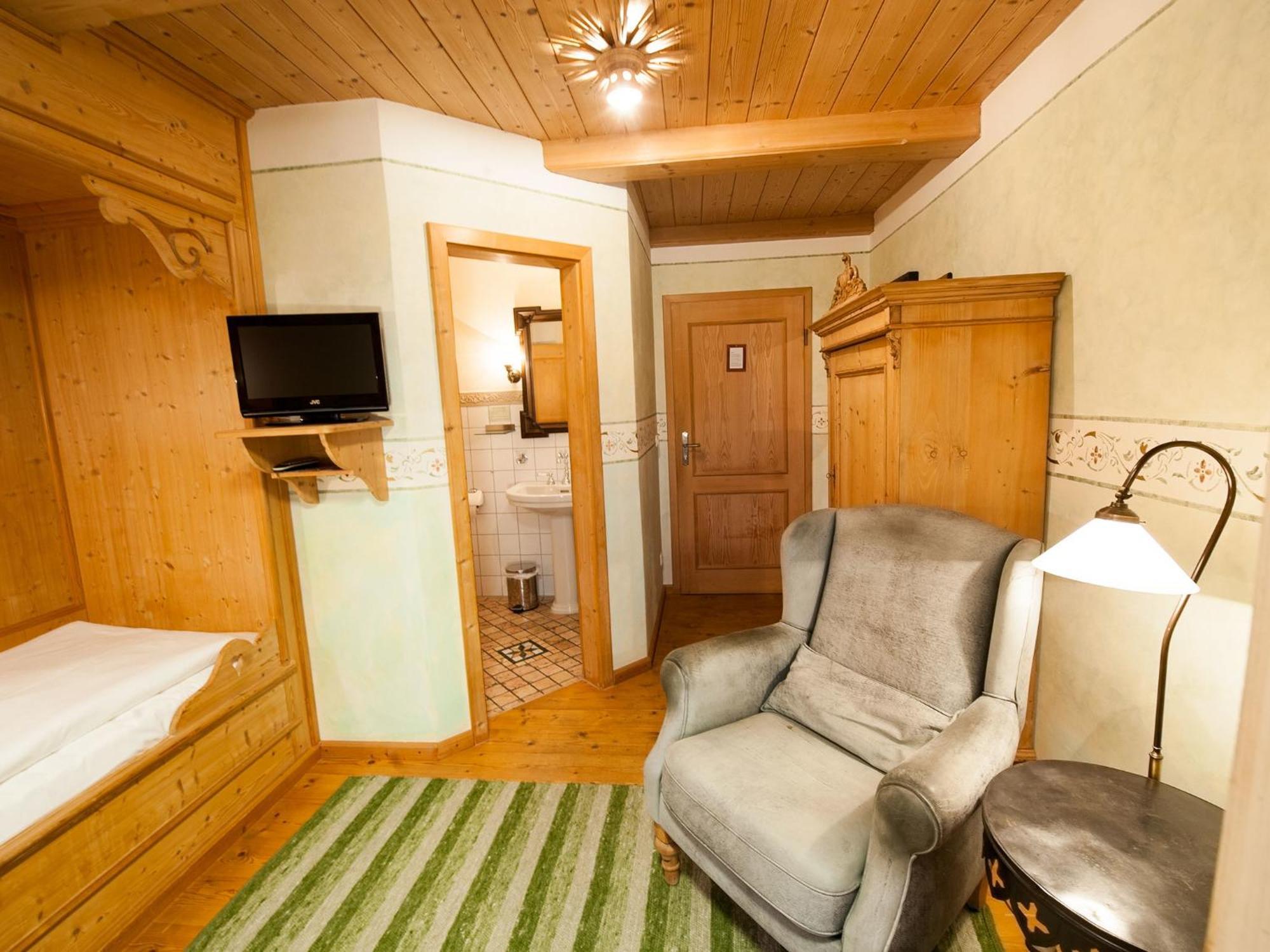 Landhaus Benediktenhof Бад-Тельц Номер фото